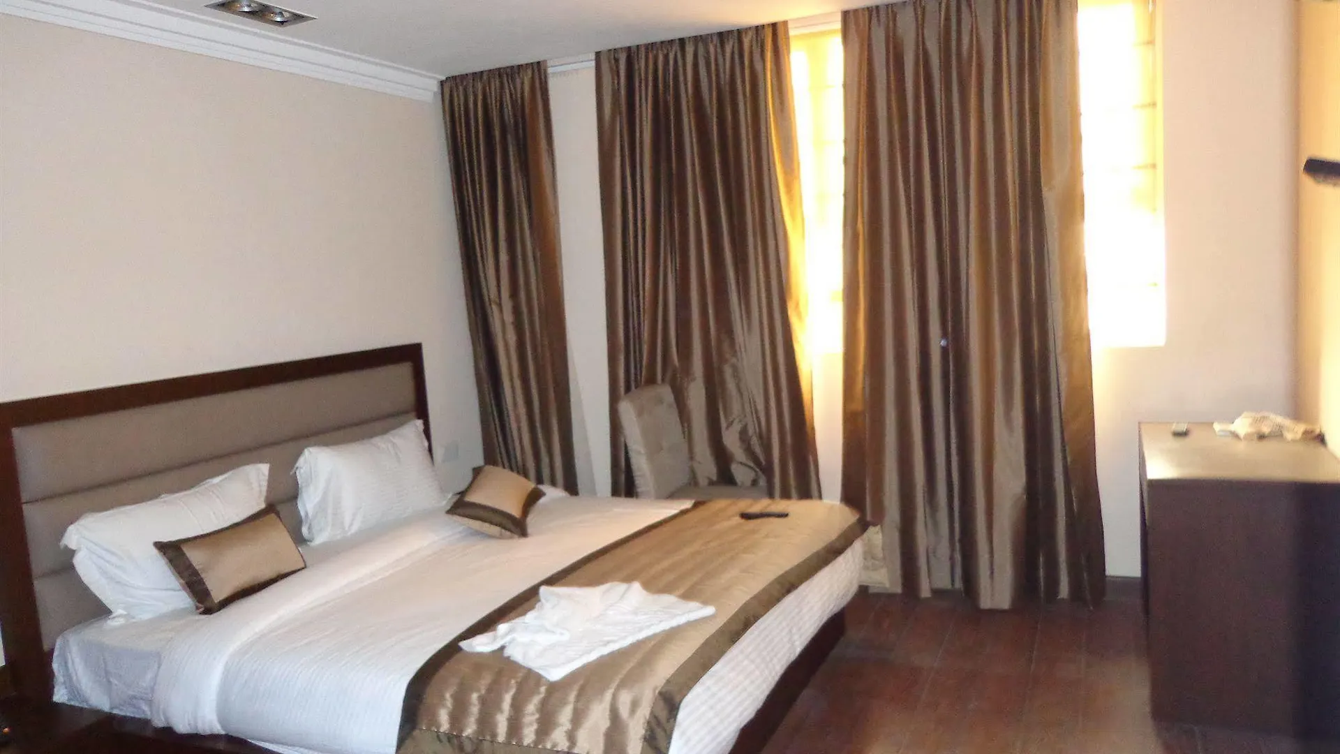 Hotel Aura @Airport New Delhi