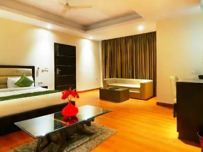 Hotel Aura @Airport New Delhi 3*,